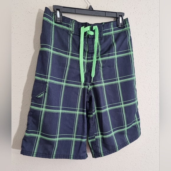 Boy'sGreen Plaid Swim Short. - Picture 8 of 8